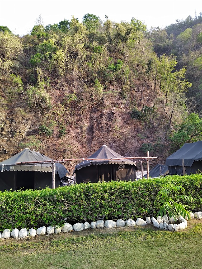 How much does it cost to camp in Rishikesh?