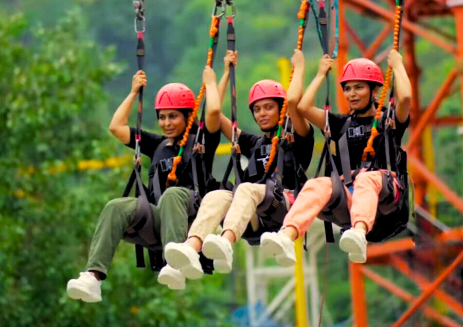 Thrill Factory- Giant Swing